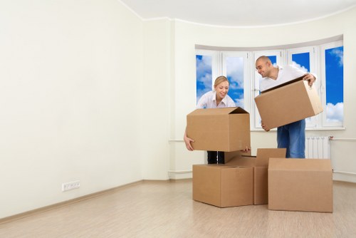 Flexible moving support for furniture transport in Edgware